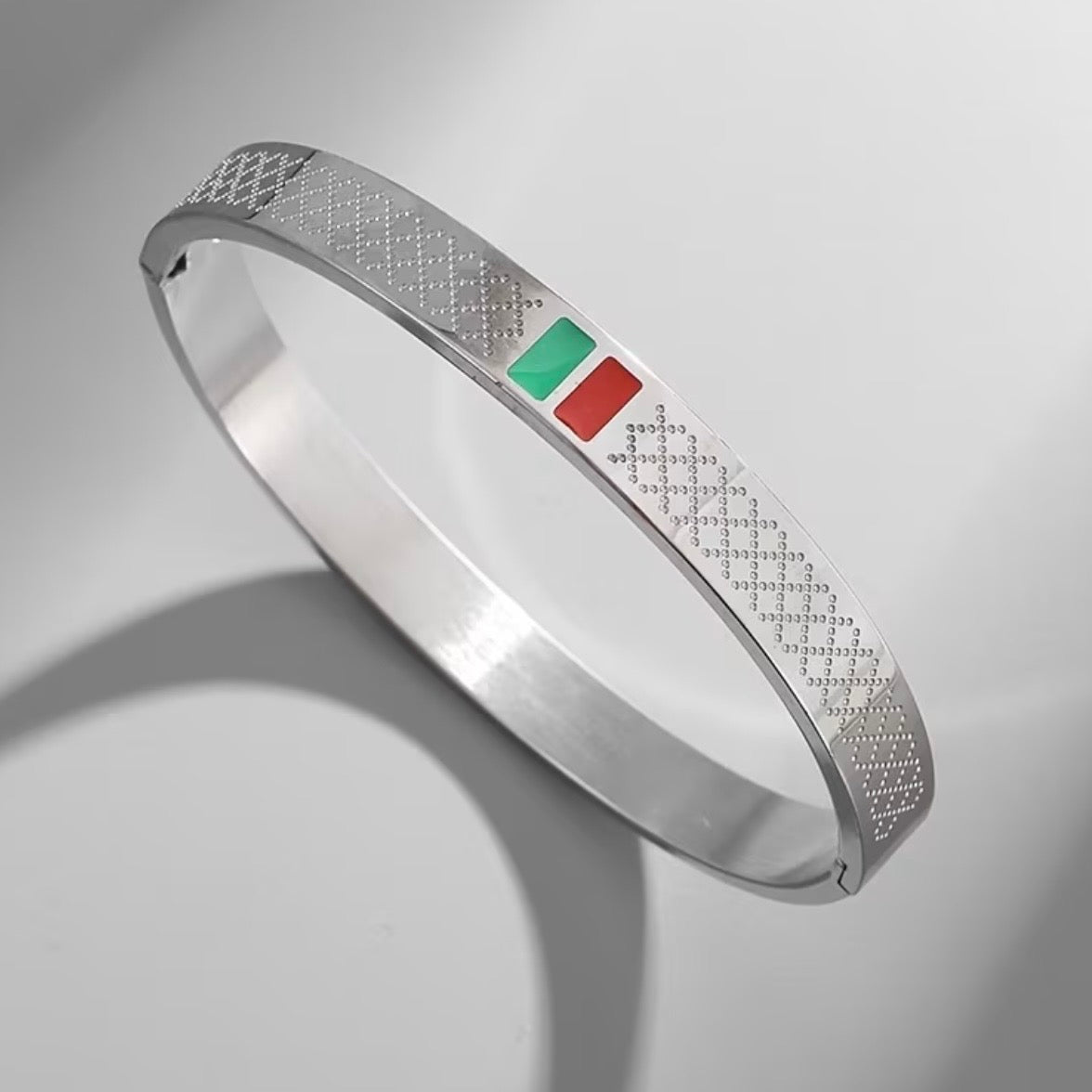 Bracelet motif gucci argenté