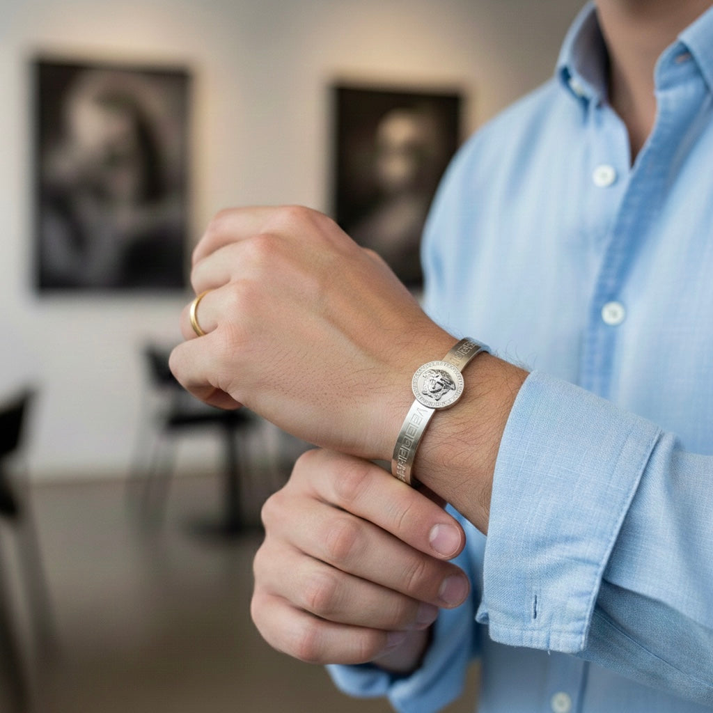 Bracelet motif Versacee argente