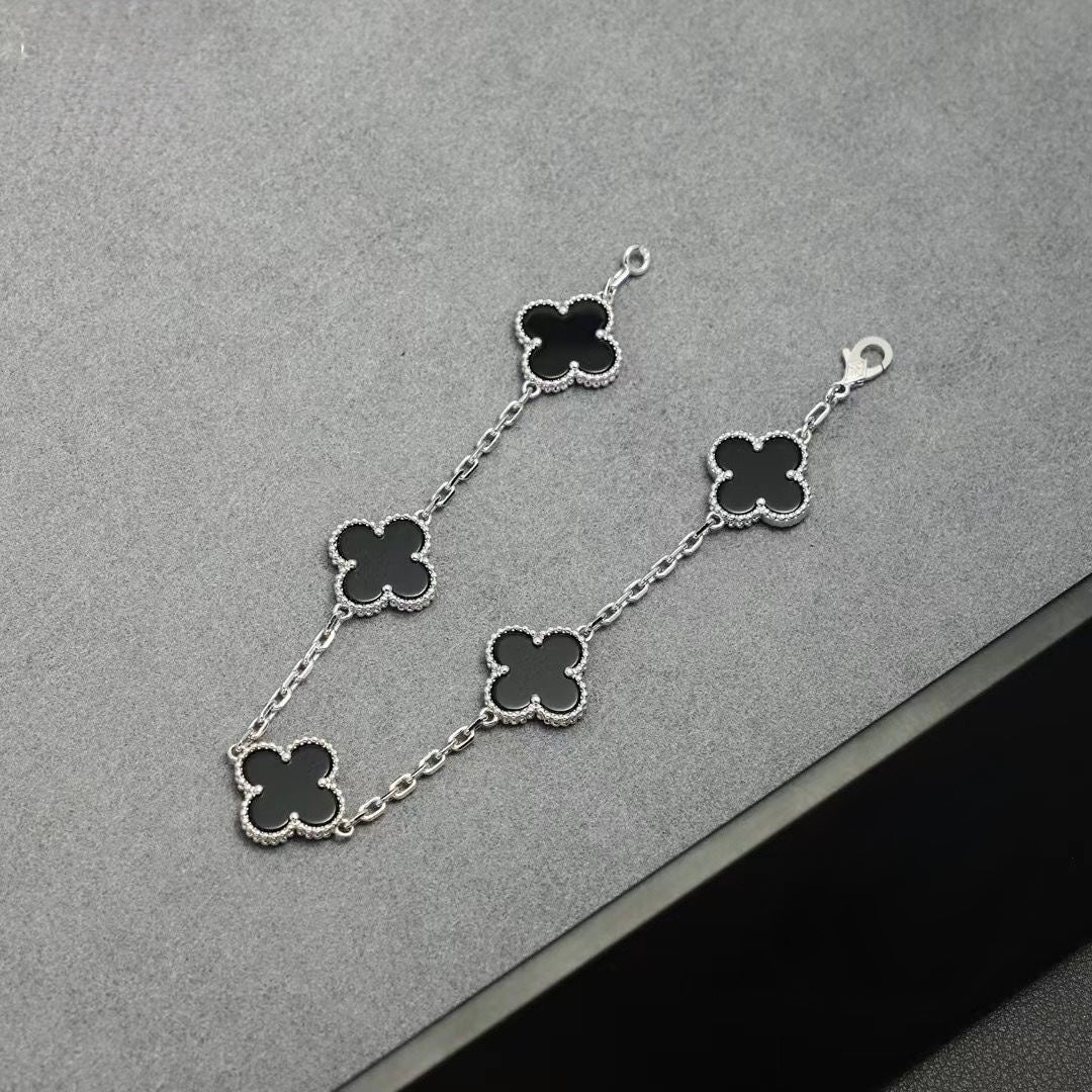 V.cleef argenté noir