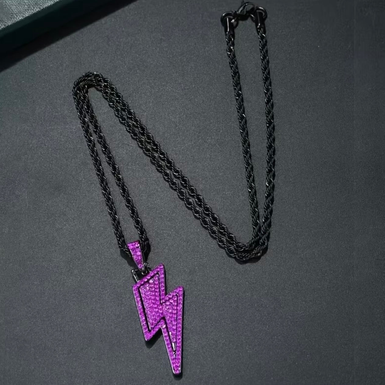 Chaîne Purple Aura