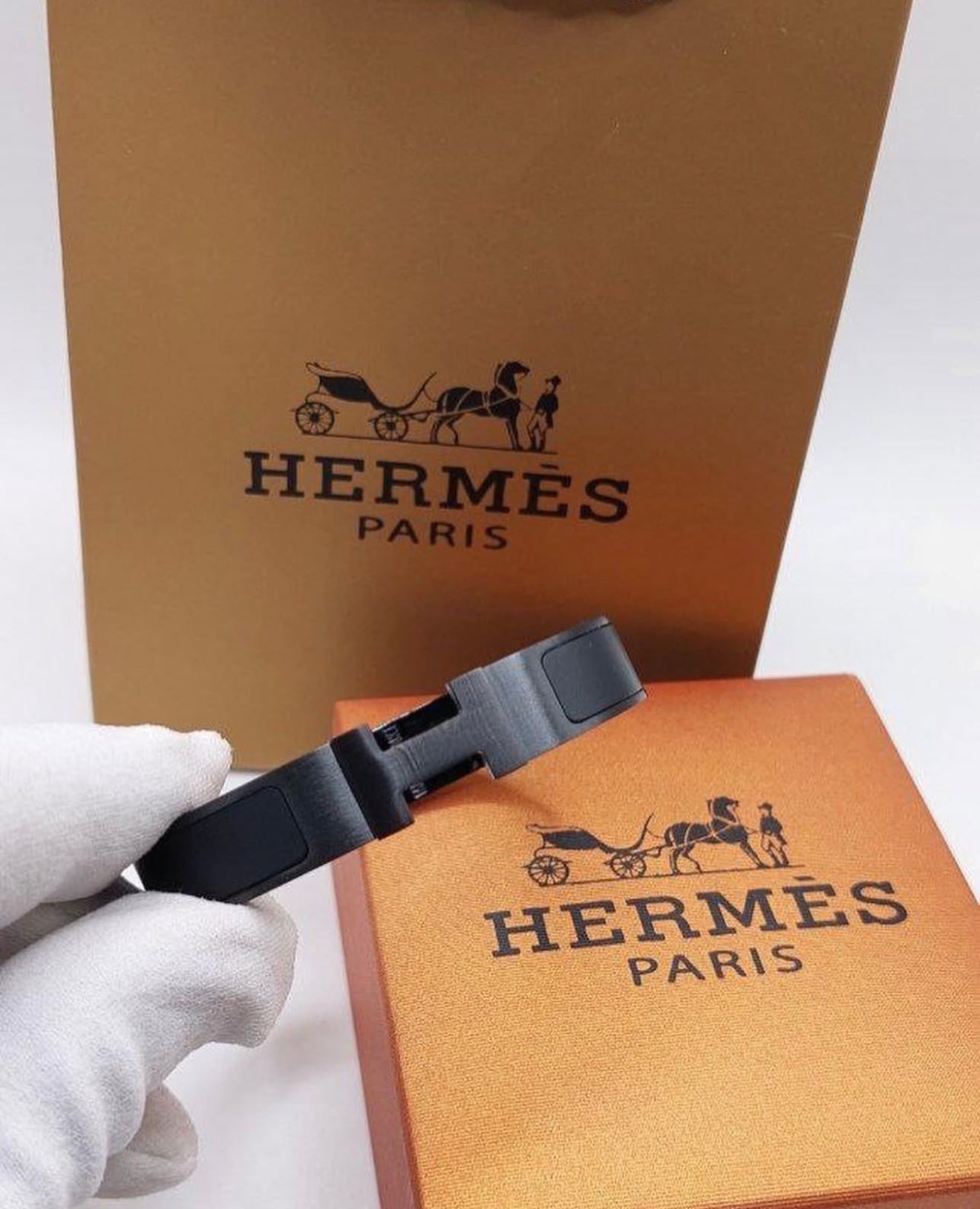 Hermès H