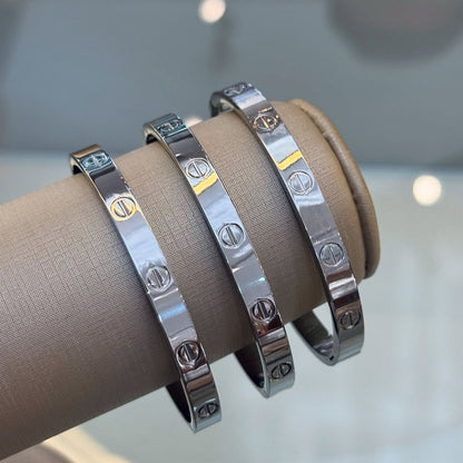 1 Bracelet cartier LOVE