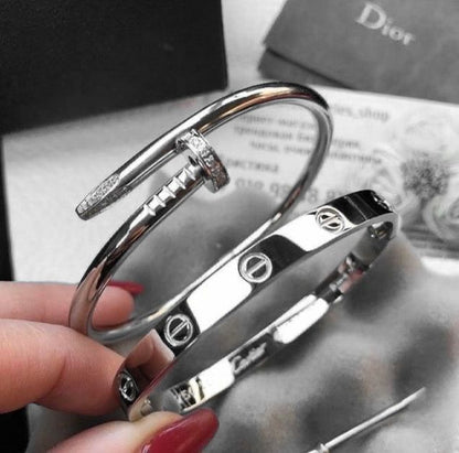 Cartier motif love & clou